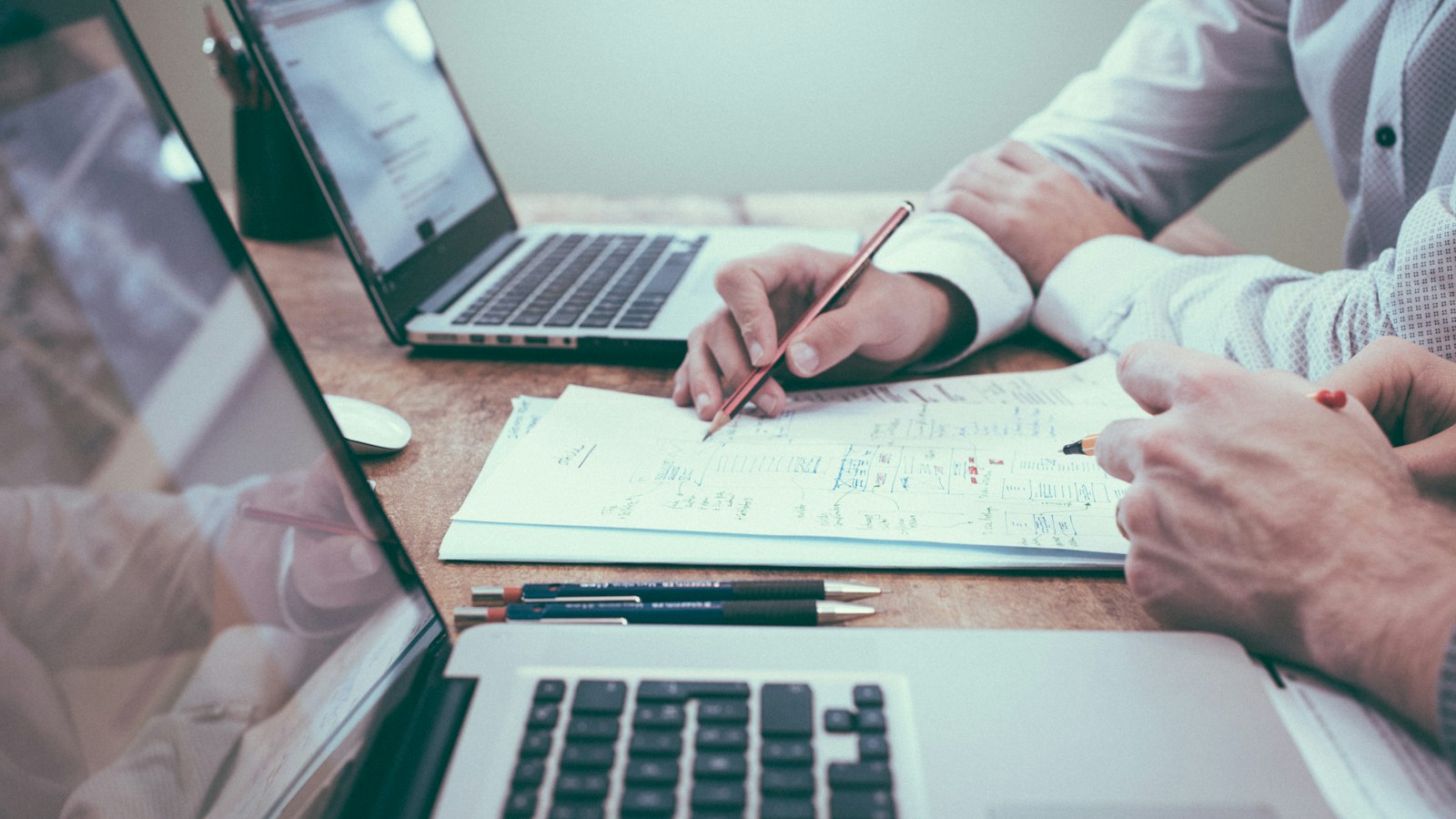 How to Choose Between a Free Trial and Freemium Before Product-Market Fit